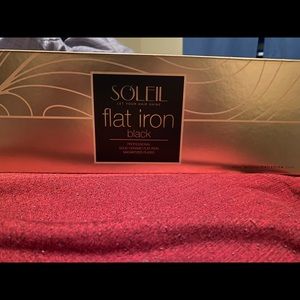 Soleil Black hair straightener
